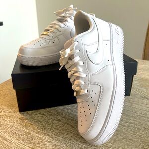 Nike Air Force One White size 10 good condition